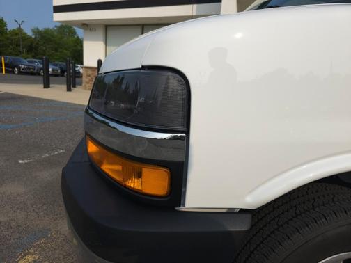 2024 Chevrolet Express 3500 LT