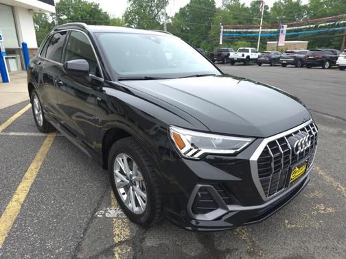 2024 Audi Q3 45 S line Premium
