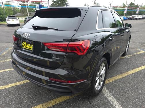 2024 Audi Q3 45 S line Premium