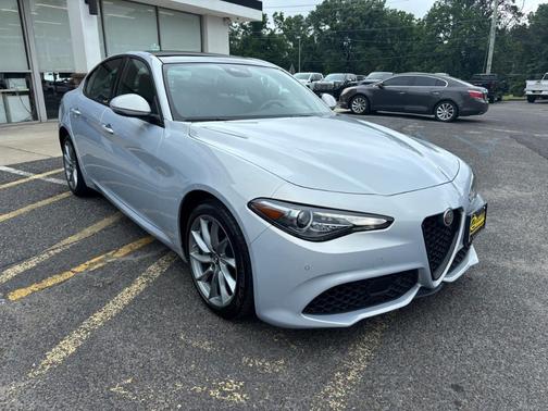 2022 Alfa Romeo Giulia Base