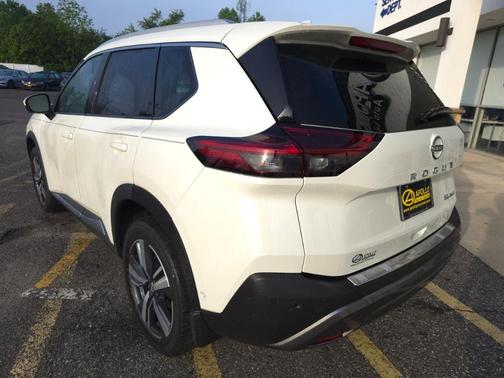 2022 Nissan Rogue SL