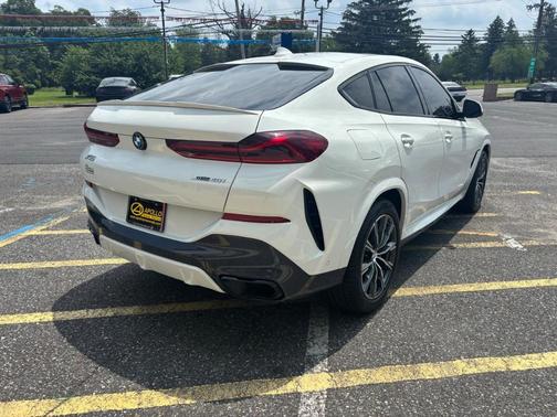 2022 BMW X6 xDrive40i