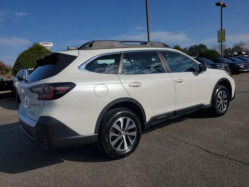 2021 Subaru Outback Base