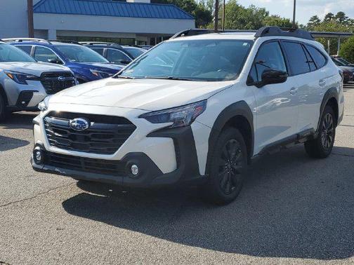 Crystal White Pearl 2024 Subaru Outback Onyx Edition