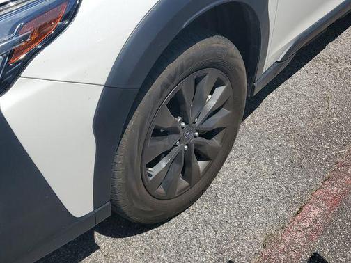 Crystal White Pearl 2024 Subaru Outback Onyx Edition