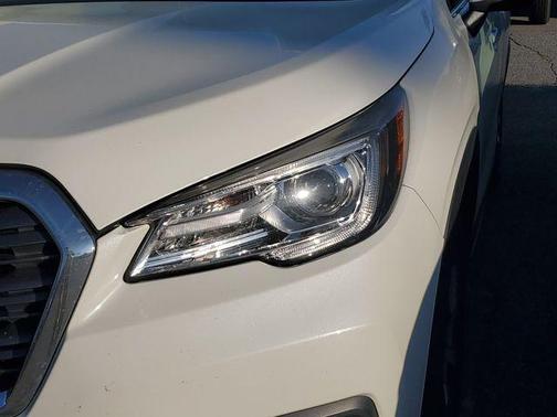 Crystal White Pearl 2021 Subaru Ascent Premium 8-Passenger