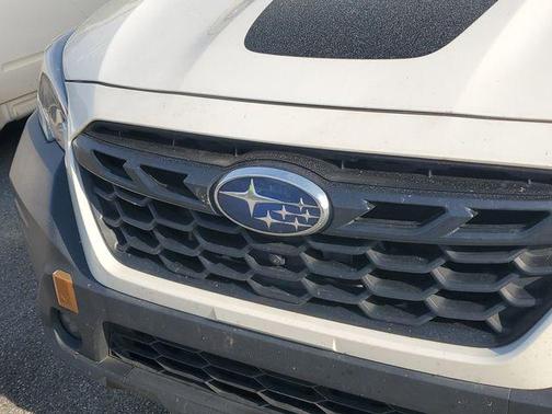 Crystal White Pearl 2022 Subaru Outback Wilderness