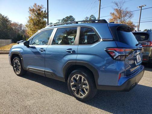 2025 Subaru Forester Base