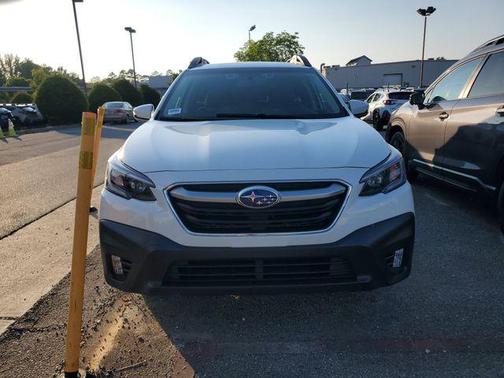 Crystal White Pearl 2022 Subaru Outback Premium