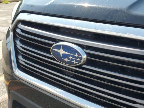 Crystal Black Silica 2022 Subaru Ascent Premium 8-Passenger