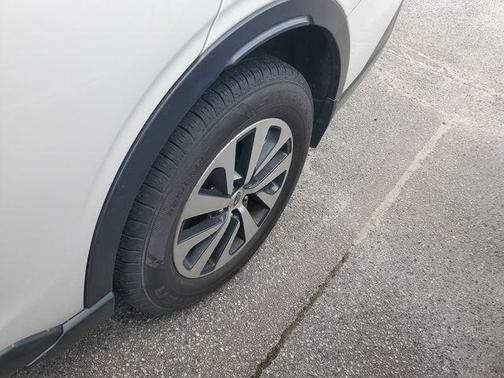 Crystal White Pearl 2021 Subaru Outback Base