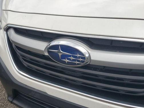 Crystal White Pearl 2021 Subaru Outback Base