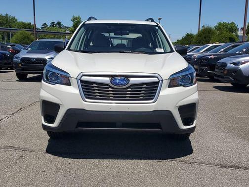 Crystal White Pearl 2019 Subaru Forester Base