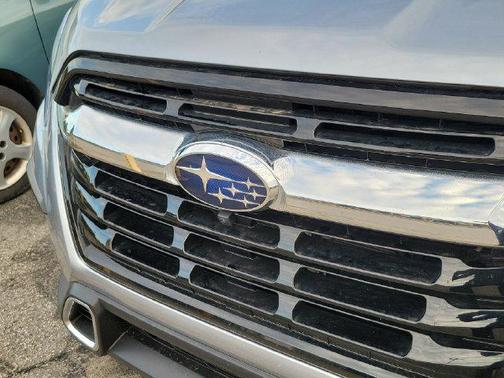 Ice Silver Metallic 2024 Subaru Ascent Touring 7-Passenger