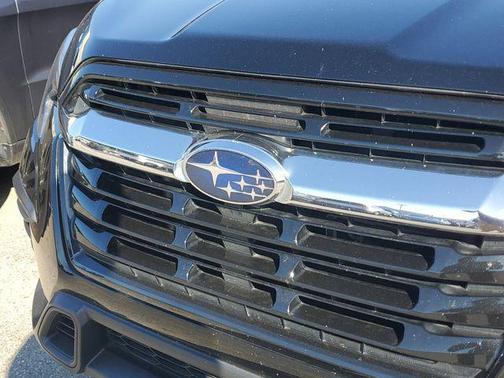 Crystal Black Silica 2023 Subaru Ascent Limited 8-Passenger