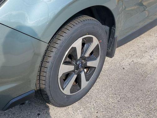 Green Metallic 2017 Subaru Forester 2.5i Premium