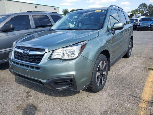 Green Metallic 2017 Subaru Forester 2.5i Premium