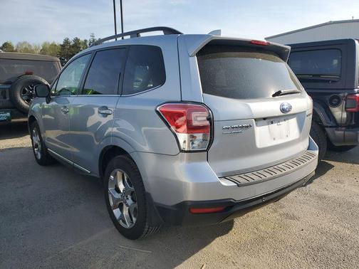 Ice Silver Metallic 2017 Subaru Forester 2.5i Touring