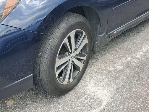 Dark Blue Pearl 2018 Subaru Outback 2.5i Limited