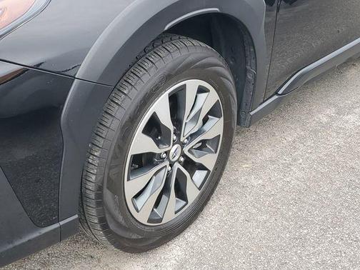 Crystal Black Silica 2024 Subaru Outback Touring