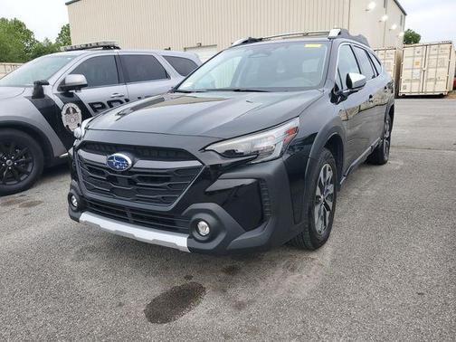 Crystal Black Silica 2024 Subaru Outback Touring