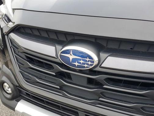 Crystal Black Silica 2024 Subaru Outback Touring