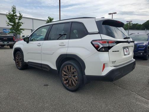 Crystal White Pearl 2025 Subaru Forester Sport