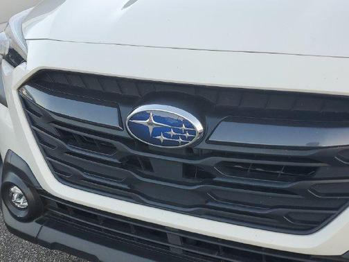 Crystal White Pearl 2025 Subaru Outback Base