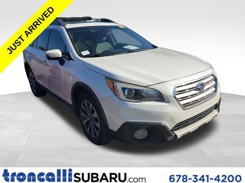 Crystal White Pearl 2017 Subaru Outback 3.6R Limited