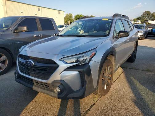 Ice Silver Metallic 2024 Subaru Outback Onyx Edition
