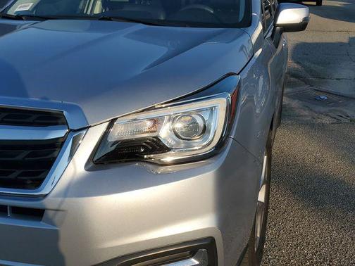 Ice Silver Metallic 2017 Subaru Forester 2.5i Touring