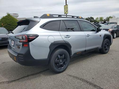 Ice Silver Metallic 2023 Subaru Outback Wilderness