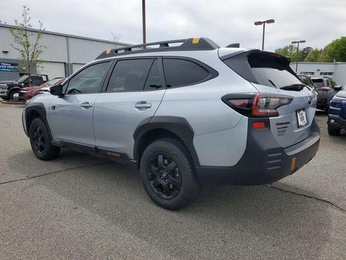 Ice Silver Metallic 2023 Subaru Outback Wilderness