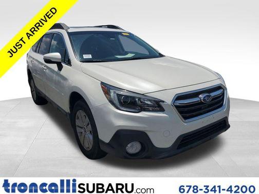 Crystal White Pearl 2019 Subaru Outback 2.5i Premium