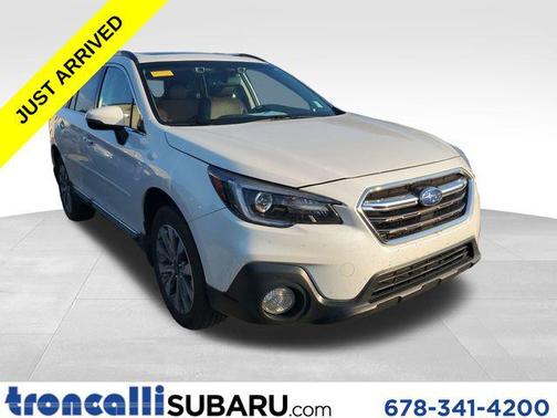 Crystal White Pearl 2018 Subaru Outback 3.6R Touring