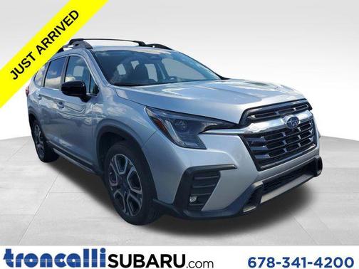 Ice Silver Metallic 2024 Subaru Ascent Limited 7-Passenger