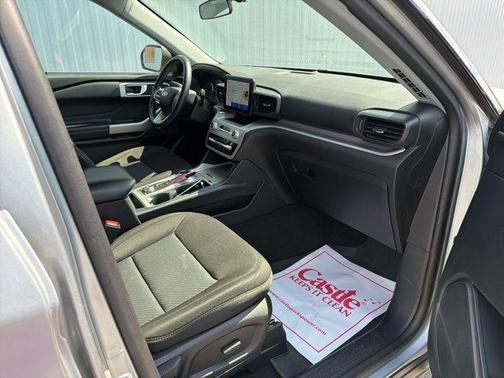 Iconic Silver Metallic 2023 Ford Explorer XLT