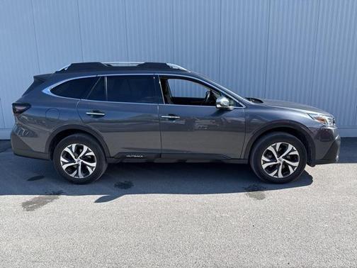 2022 Subaru Outback Touring