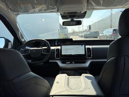 Glacier Gray Metallic Tri-Coat 2026 Ford Expedition Active