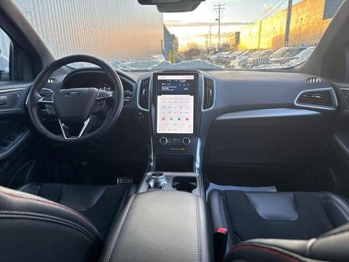 2024 Ford Edge ST