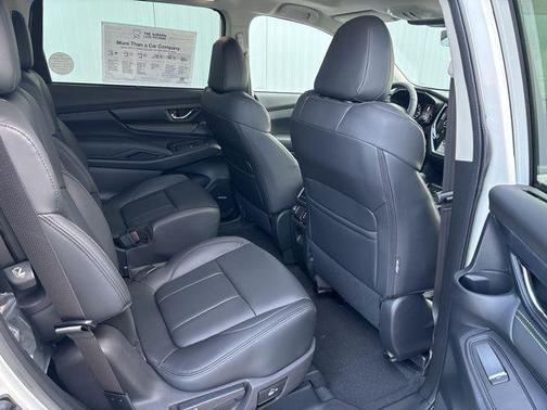 Crystal White Pearl 2026 Subaru Ascent Onyx Edition Touring 7-Passenger