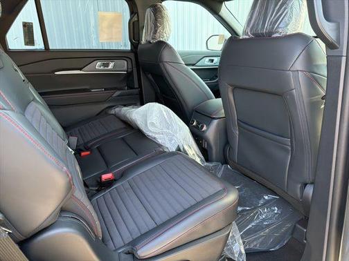 Carbonized Gray Metallic 2026 Ford Explorer ST-Line