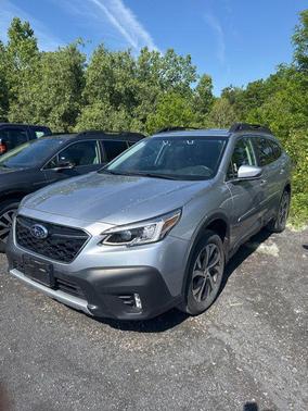 Ice Silver Metallic 2022 Subaru Outback Limited