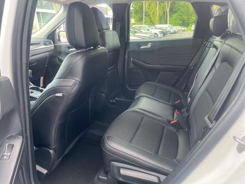 2025 Ford Escape PHEV SE