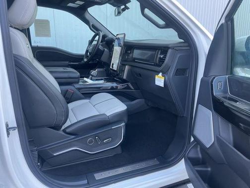 2025 Ford F-150 Lightning Platinum