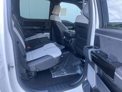 2025 Ford F-150 Lightning Platinum