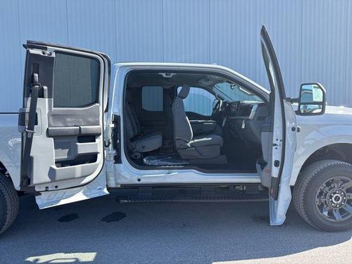 Avalanche 2026 Ford F-350 XL