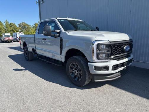 Avalanche 2026 Ford F-350 XL Truck