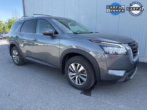 2022 Nissan Pathfinder SL 4WD