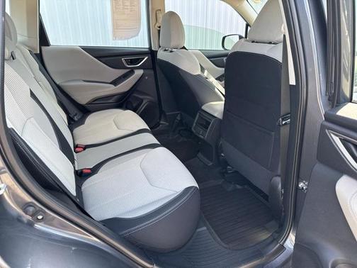 2022 Subaru Forester Base